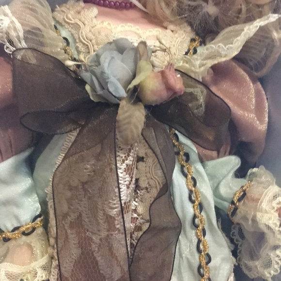 Heirloom Collection. - Picture 6 of 8